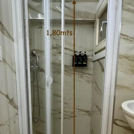 Matilde's Lagoon Side Apartment