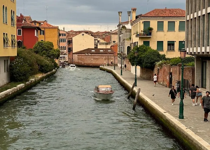 Matilde's Lagoon Side アパート