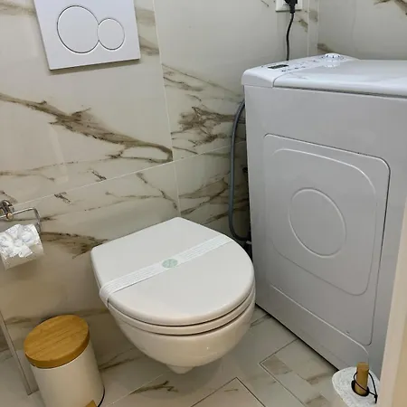 Matilde's Lagoon Side