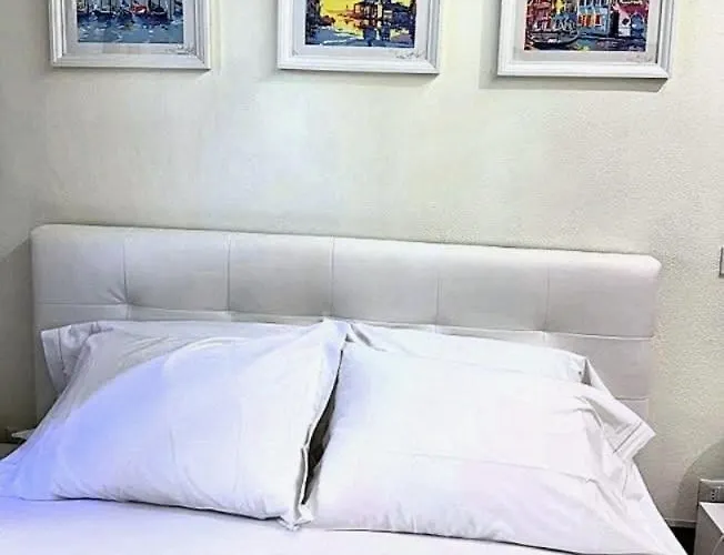 Matilde's Lagoon Side